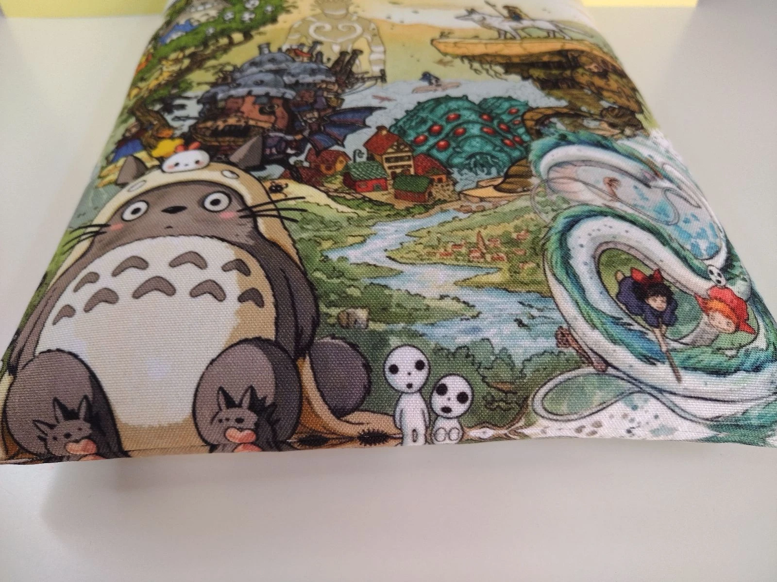 Célula literária acolchoada para livros ou tablets - Studio Ghibli e Totoro. Feito à mão. – photo 4